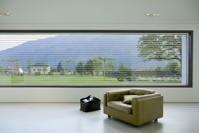 Lama y persiana para controlar el caudal solar que accede por la ventana